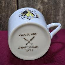 Load image into Gallery viewer, Vintage Teacup Candle Volcano
