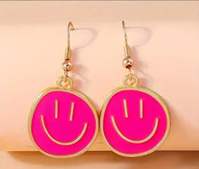 Load image into Gallery viewer, Smiley Face Earrings
