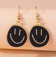 Load image into Gallery viewer, Smiley Face Earrings
