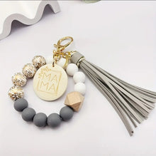 Load image into Gallery viewer, Mama Beaded Wristlet Leopard
