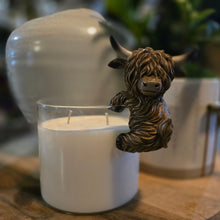 Load image into Gallery viewer, Adorable Highland Cow Candle Cling (lefty)
